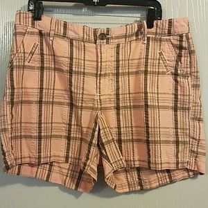 Lee brand ladies shorts. Size 16 = CLOSET CLOSING